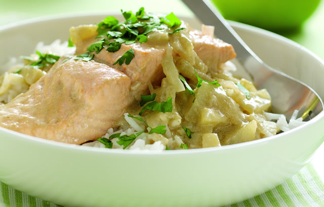 Green Fish Curry with Coconut Milk and Bramley Apples