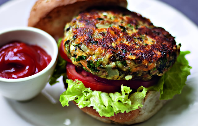 Chickpea, Cheddar and Onion Burgers 