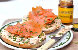 Smoked Salmon Bagel with Spicy Cream Cheese