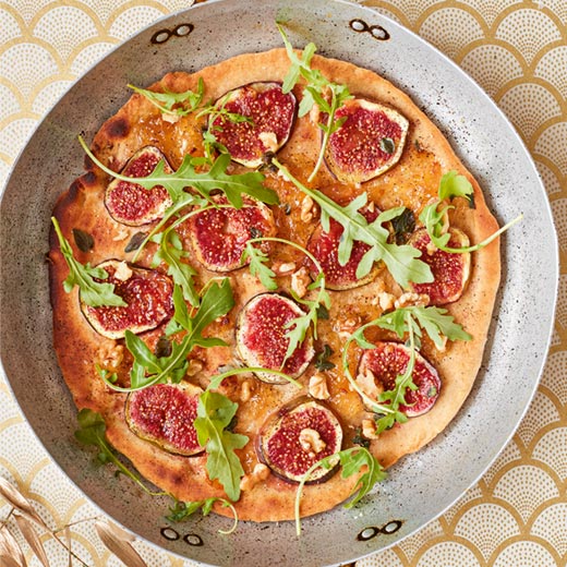 Frying Pan Pizza with Figs and Garlic Jam 
