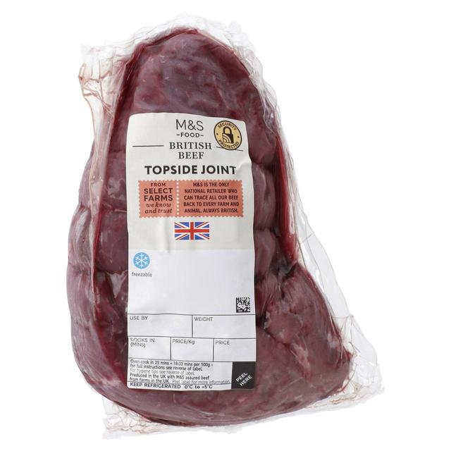 M & S Select Farms Beef Roasting Joint, Typically: 1.07kg