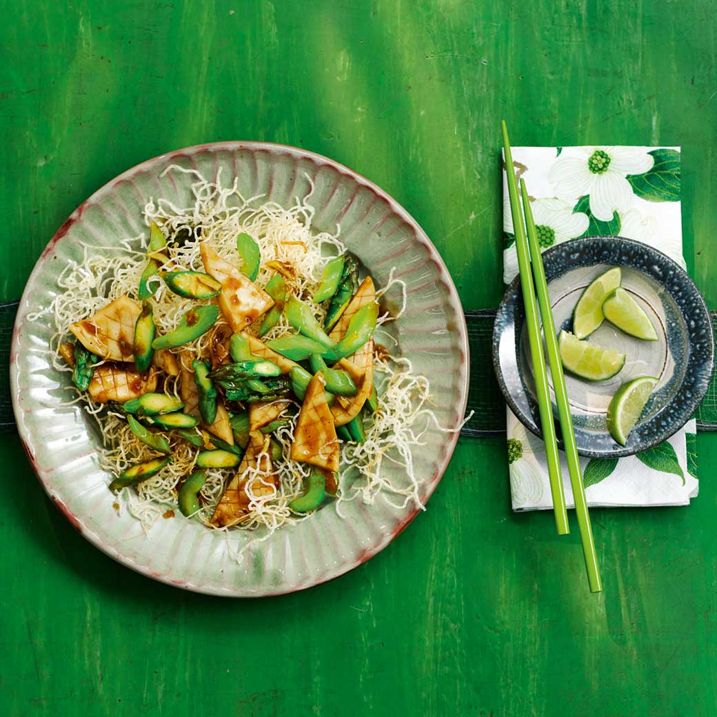 Squid, asparagus and celery stir-fry with deep-fried rice vermicelli
