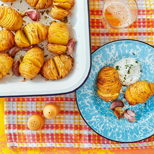 Hasselback Potatoes with Garlic and Fennel