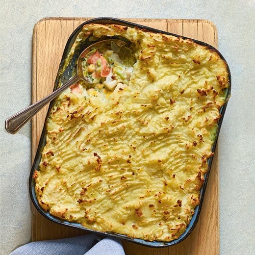 Creamy Fish Pie with Cheese and Potato Topping