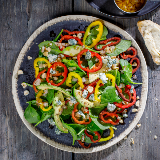 Spinach Salad with Sweet Pointed Pepper and Avocado