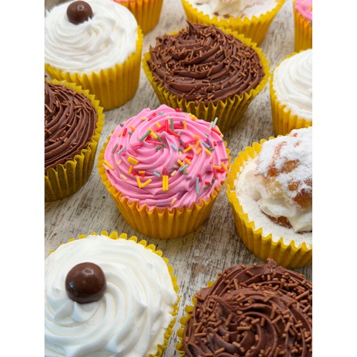 Emma's Country Cakes - Seasonal Party Pack