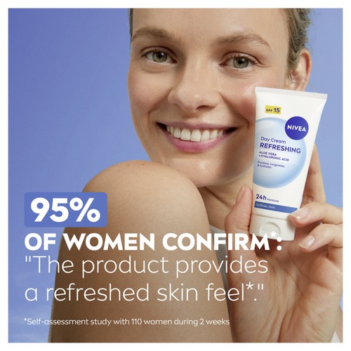 NIVEA Refreshing 24h Day Face Cream SPF15