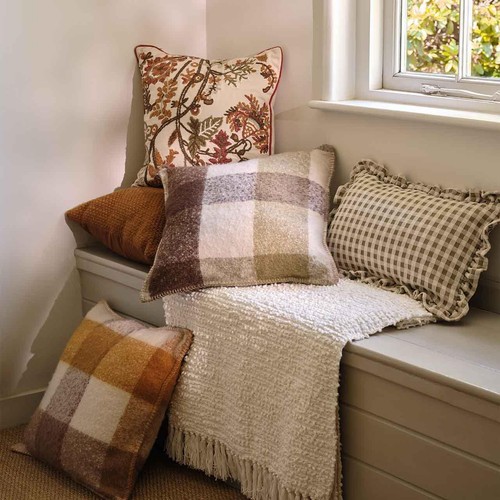 M&S Pure Cotton Boucle Throw, Cream