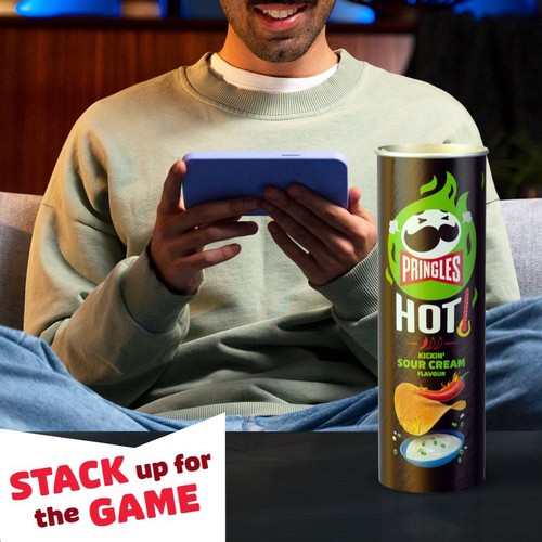 Pringles Hot Kickin' Sour Cream Sharing Crisps
