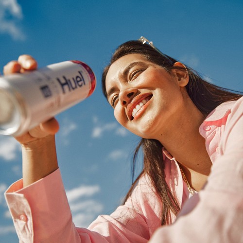 Huel Daily A-Z Cherry & Raspberry Sparkling Multivitamin Energy Drink