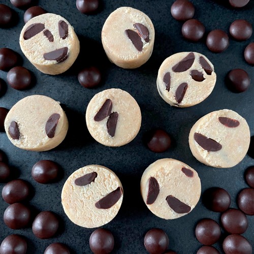 Nibble Simply Cheeky Choc Chip Cookie Dough Low Carb Biscuit Bites