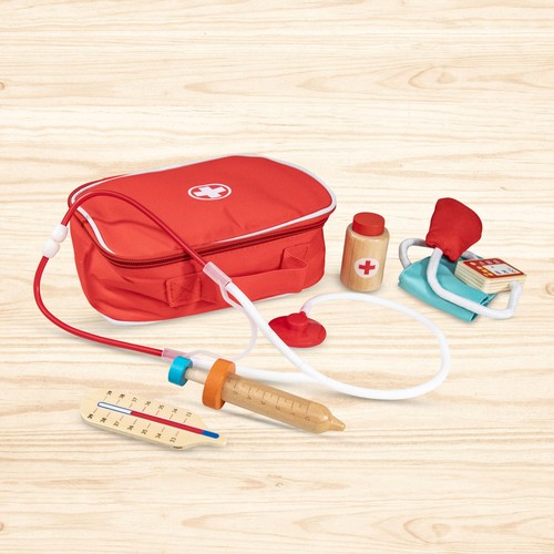 Hoot Wooden Doctor Play Set