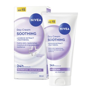NIVEA Day Cream Face Moisturiser for Dry & Sensitive Skin SPF15