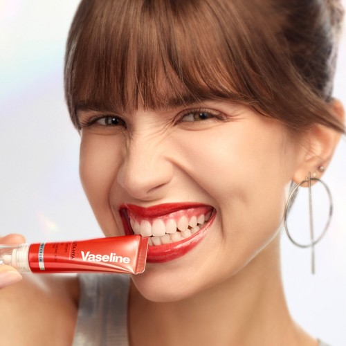 Vaseline Gluta-Hya Lip Serum Gloss Cherry Crush