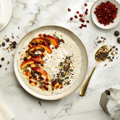 Peachie Hazelnut, Cacao, Cherry & Crunchy Seeds Topping