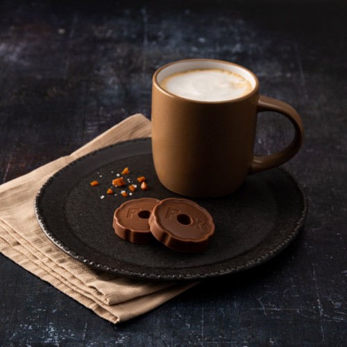 Fox's Chocolatey Biscuits Salted Caramel Rounds