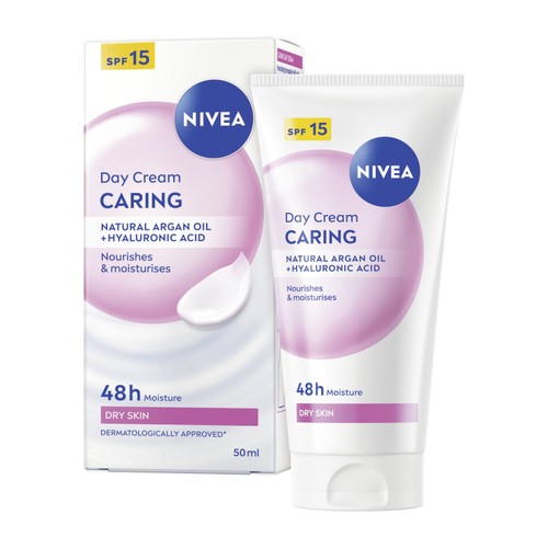 NIVEA Day Cream Face Moisturiser for Dry & Sensitive Skin SPF15