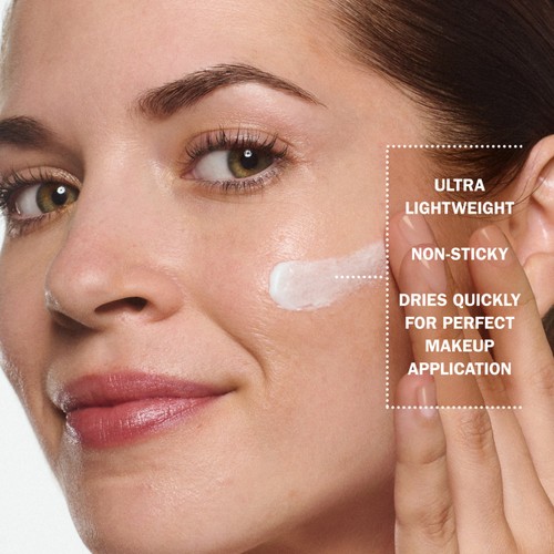 Olay Regenerist Whip Light as Air Anti-Ageing Moisturiser with SPF30
