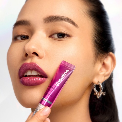 Vaseline Gluta-Hya Lip Serum Gloss Royal Plum