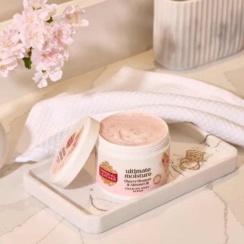 Imperial Leather Ultimate Moisture Cherry Blossom & Almond Oil Body Scrub