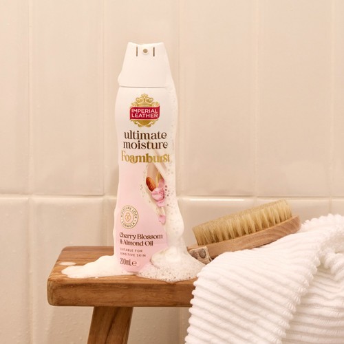 Imperial Leather Ultimate Moisture Cherry Blossom & Almond Oil Foamburst