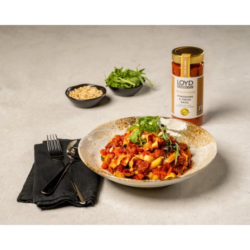 Loyd Grossman Pomodoro & Fresh Basil Pasta Sauce
