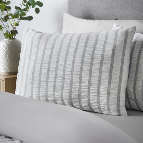 Catherine Lansfield So Soft Seersucker Stripe Double Duvet Set