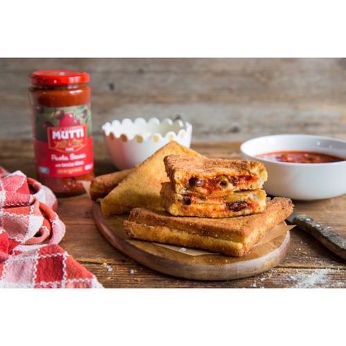 Mutti Tomato & Olive Pasta Sauce No Added Sugar