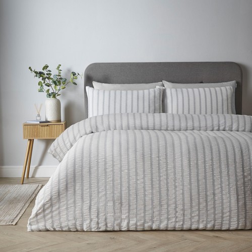 Catherine Lansfield So Soft Seersucker Stripe King Duvet Set