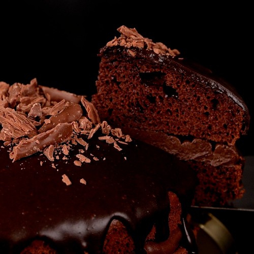 Mr Kipling Signature Chocolate Fudge Fill & Glaze Icing