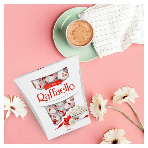 Ferrero Raffaello Almond and Coconut chocolate pieces