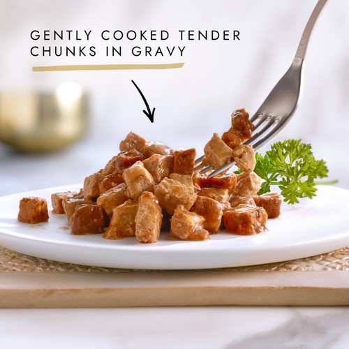 Gourmet Gold Chunks in Gravy Salmon and Chicken Wet Cat Food 
