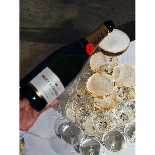 Moet & Chandon Brut Imperial Champagne, Gift Box, 75cl