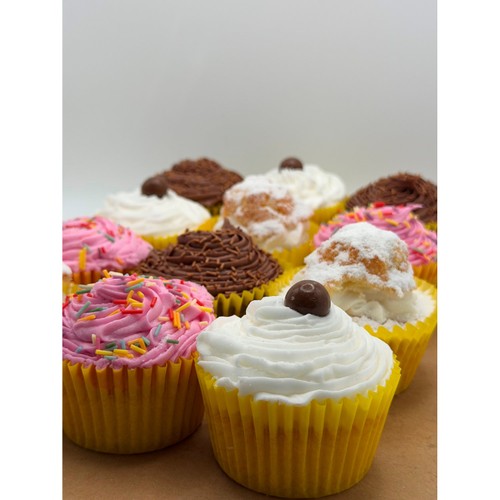 Emma's Country Cakes - Seasonal Party Pack