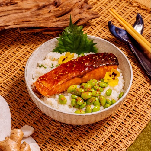 Chefees Salmon Teriyaki Bowl with Japanese Rice & Edamame