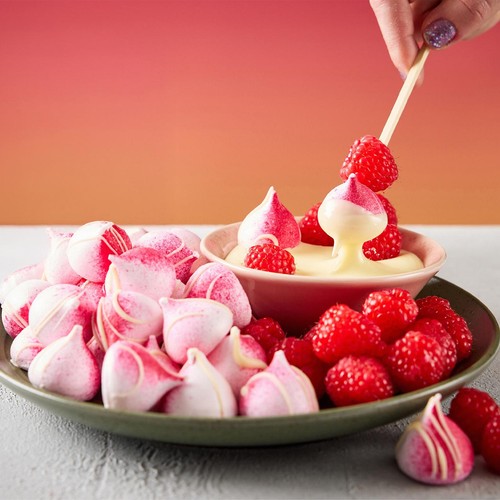 The Glorious Mess Raspberry Eton Mess Kisses