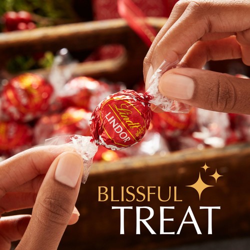 Lindt Lindor Milk Chocolate Gift Box