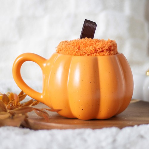 Autumn Pumpkin Shaped Mug & Socks Set