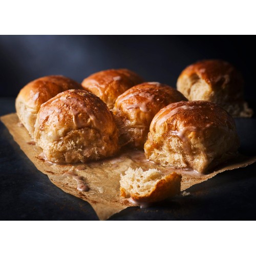 M&S 6 Cinn-a-yum Cinnamon buns
