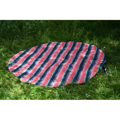 Beau & Elliot Mini Confetti Round Picnic Rug