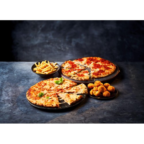 M&S Classic Margherita Woodfired & Stonebaked Pizza