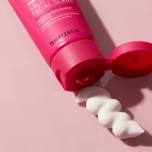 Nip+Fab Salicylic Acid Fix Facial Exfoliating Scrub