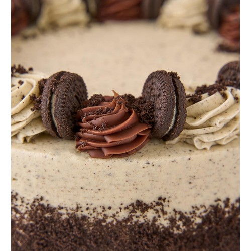 Lola's Cookies & Cream Layer Cake (serves 8)