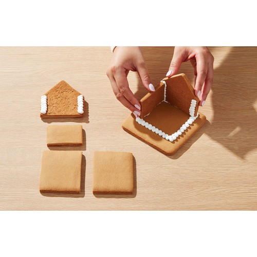 Create A Treat Mini Gingerbread House