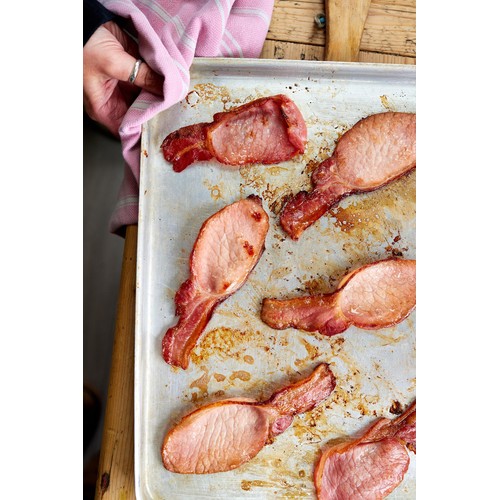 The Jolly Hog 6 Smoked Dry Cured Back Bacon Rashers