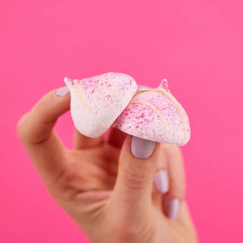 The Glorious Mess Raspberry Eton Mess Kisses