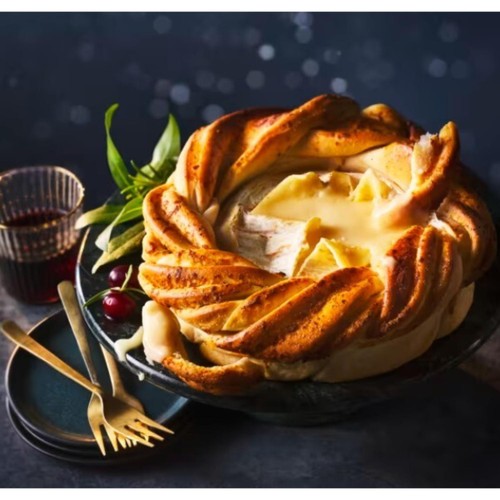 M&S  Garlic Butter Twist with Camembert Cheese