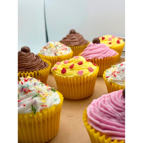 Emma's Country Cakes - Seasonal Party Pack