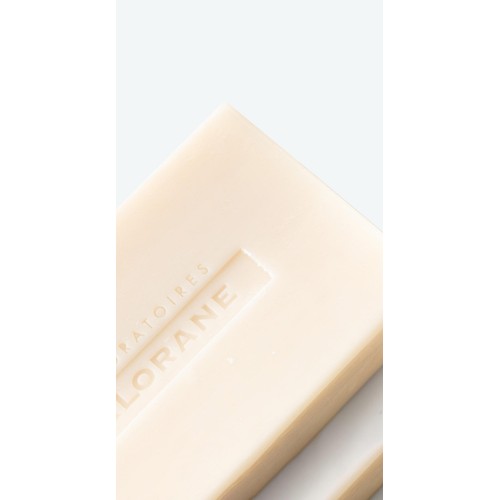 Klorane Softening Solid Shampoo Bar with Oat Milk for the Whole Family