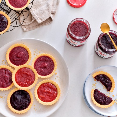 Fearne & Rosie Blackcurrant Jam 70% Fruit